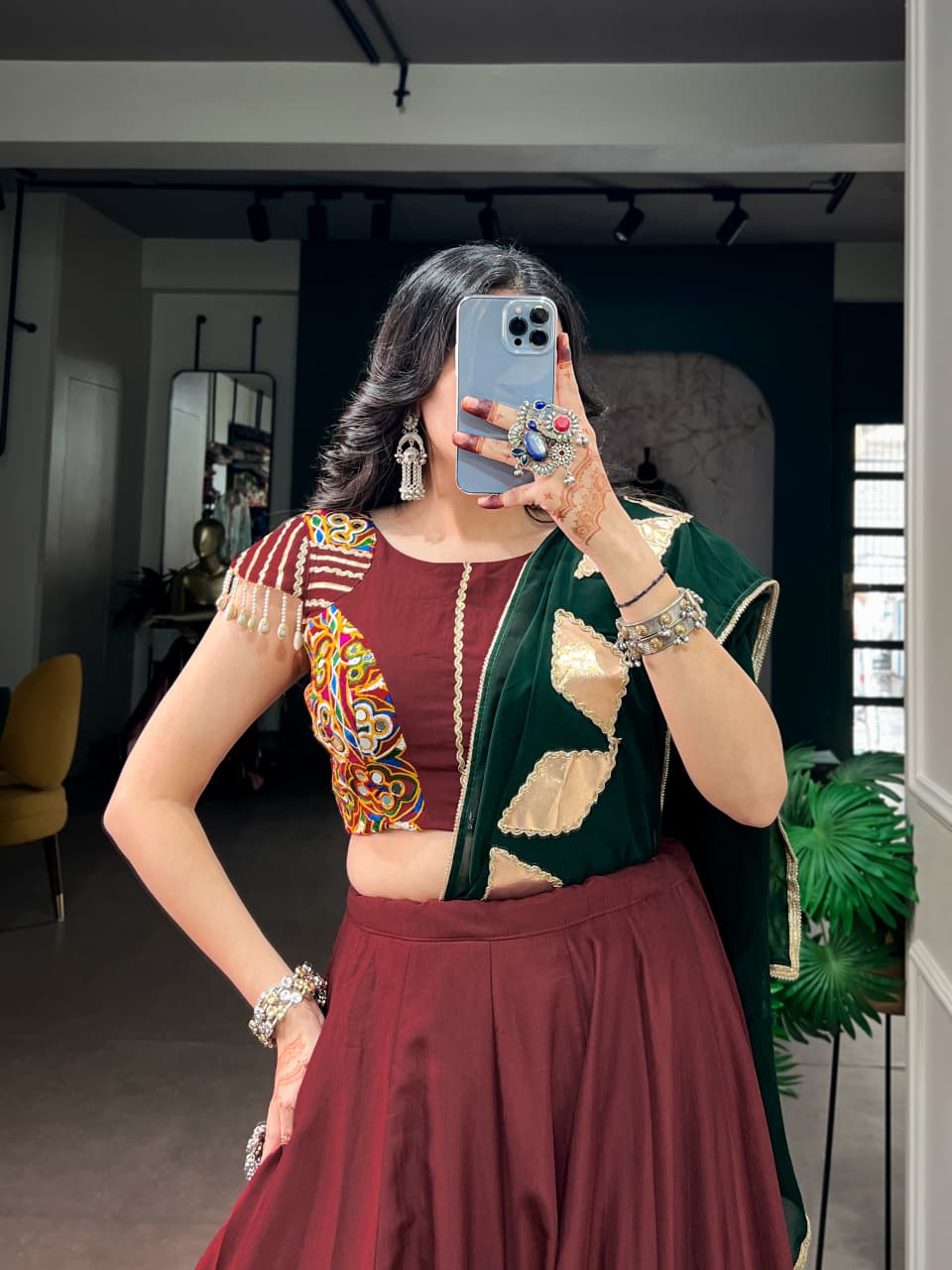 Close view of the Gamthi work blouse and gotta patch on the green dupatta